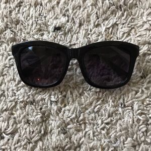 Urban outfitters black square sunglasses
